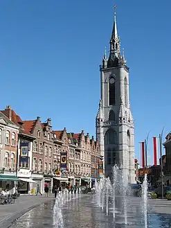 Le beffroi.