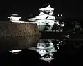 Vue nocturne du château.