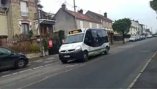 Renault Master no&nbsp;93850 sur la ligne D du réseau Coul'bus à Coulommiers.