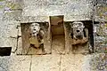 Deux modillons romans