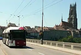 Trolleybus des Tpf vu du pont de Zähringen