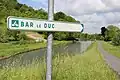 La voie verte longeant le canal.