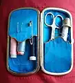 Trousse à couture de voyage.