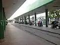 Un des deux quais de la station de métro
