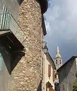 La tour du «&nbsp;château&nbsp;» et le clocher de l'église.