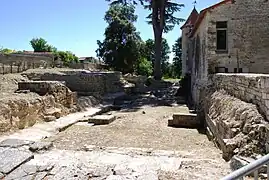 Vestiges de la chapelle Saint-Jean-l'Habit.
