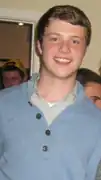 Tyler Barnhardt interprète Charlie St. George