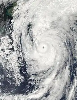 Le typhon Roke en approche du Japon le 20 septembre 2011