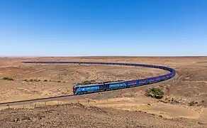 Train de marchandises en Mongolie entre Cagaan Had (цагаан хад) and Sumangijn Zoo (Сумангийн Зоо). Septembre 2023.