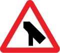 Voie d'accès à une route prioritaire