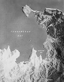 Carte de la baie de Tanahmerah montrant les zones de débarquement lors de la bataille de Hollandia en 1944