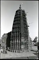 Le Udayeshvara, Udaipur, Madhya Pradesh. Paramara, 3e quart XIe siècle. Grès rouge