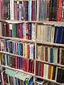 Pendant la foire, des ventes et des échanges de livres anciens ont également lieu.