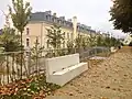 Bancs du jardin.