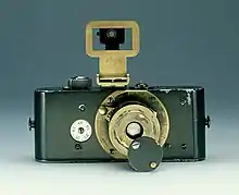 Le premier appareil photo petit format au monde.