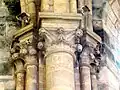 Chapiteaux du doubleau intermédiaire.