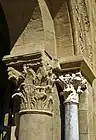 Chapiteaux à feuillages
