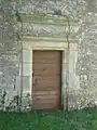 Porte donnant à l'ouest.
