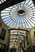 Toit d'une galerie et coupole