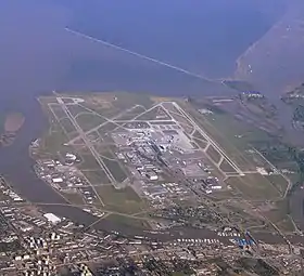 Vue aérienne de l'aéroport.