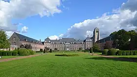 Vue générale de l'édifice.