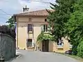 Maison, au vieux village.