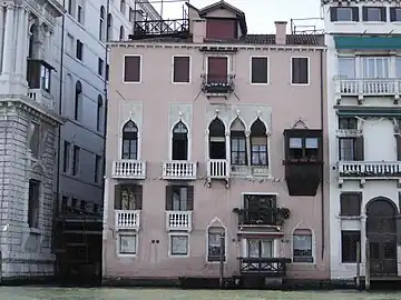 Le palais Barbarigo Minotto (en).