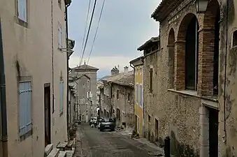 Rue, vers la mairie.