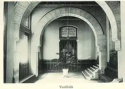 Le vestibule, brochure du lycée de la fin du XIXe siècle (phot. J. David).