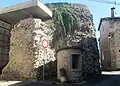 Puits et remparts