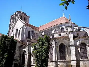 Flanc sud du chevet, seconde moitié du XIIe&nbsp;siècle, calcaire.