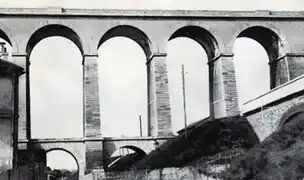 Viaduc de Meudon au début du XXe&nbsp;siècle(on distingue la ligne des Invalides à droite de l'image).