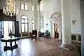 La grande salle aux quatre colonnes ou salon.