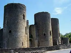 Le château, façade sud (juin&nbsp;2009)