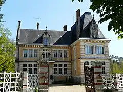 Le petit château de Villars.