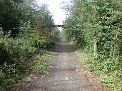 Passage de  la voie verte sous un pont au nord de Limours.