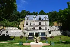 Vue générale du Château depuis les grands parterres