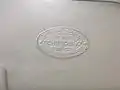 Détail de la plaque d'usine avec no&nbsp; de série et lieu de production