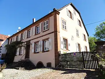 Maison du XIXe siècle à l'emplacement du château.