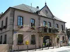 La mairie.