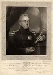 gravure noir et blanc : un homme âgé en grand uniforme, une longue vue à la main
