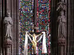 Verrières (XIIIe siècle-XIXe siècle) et statues de saint Pierre et saint Paul (XIXe siècle).