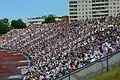 Le stade et son public.