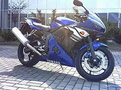 R6 modèle 2004.