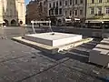 Base de la colonne mariale reconstituée, mars 2020