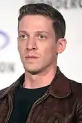 Zach Appelman interprète Joe Corbin