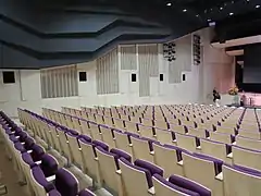 La salle de concert.