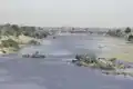 La rivière Falémé avec des buissons sur ses rives à la frontière Mali-Sénégal, 1984.